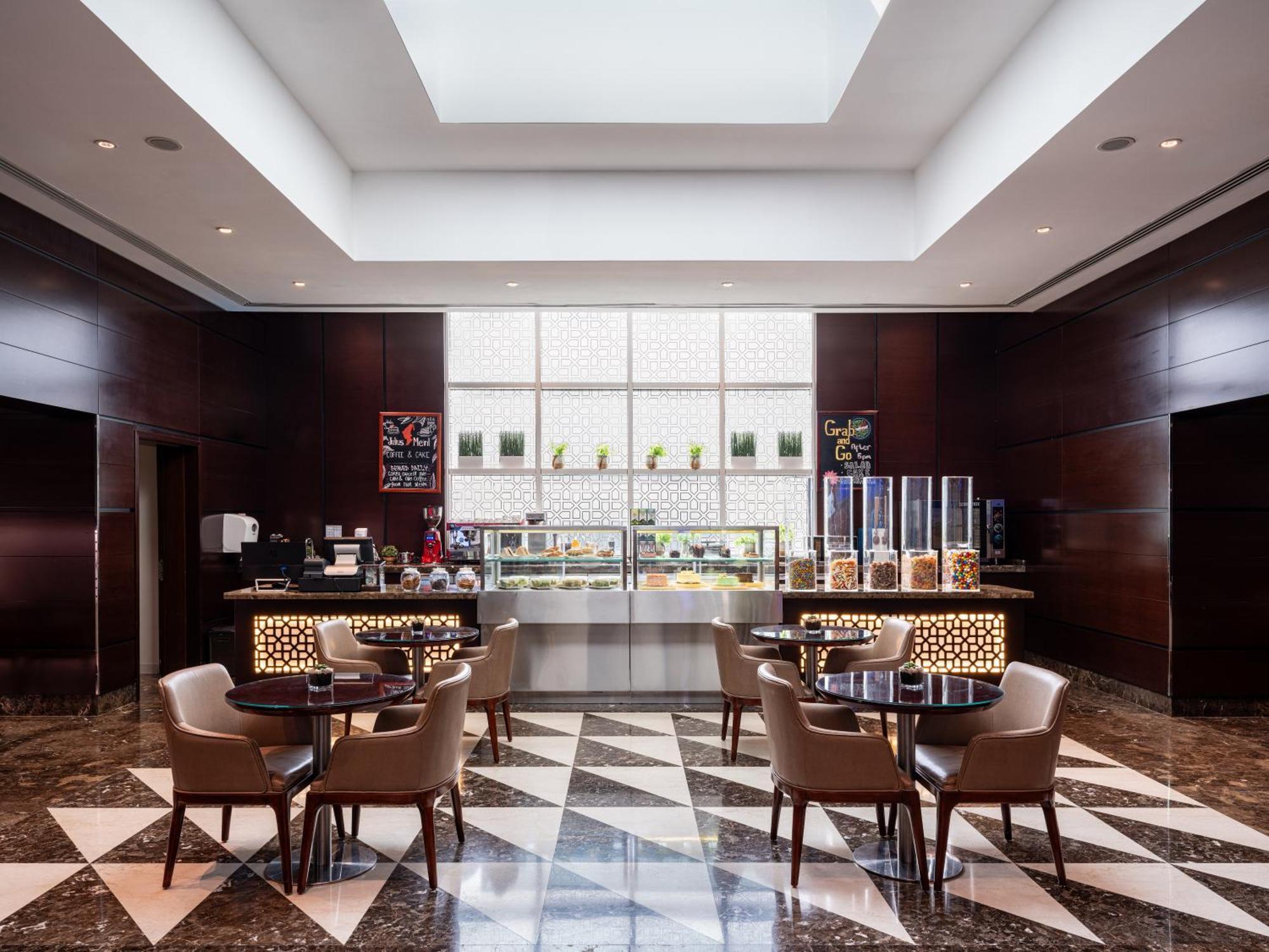 Four Points By Sheraton Sharjah Bagian luar foto