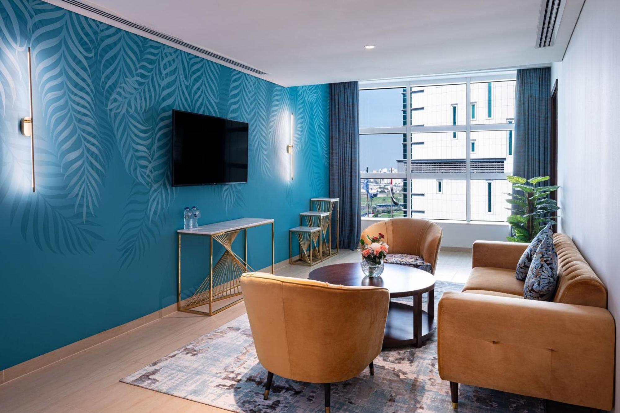 Four Points By Sheraton Sharjah Bagian luar foto