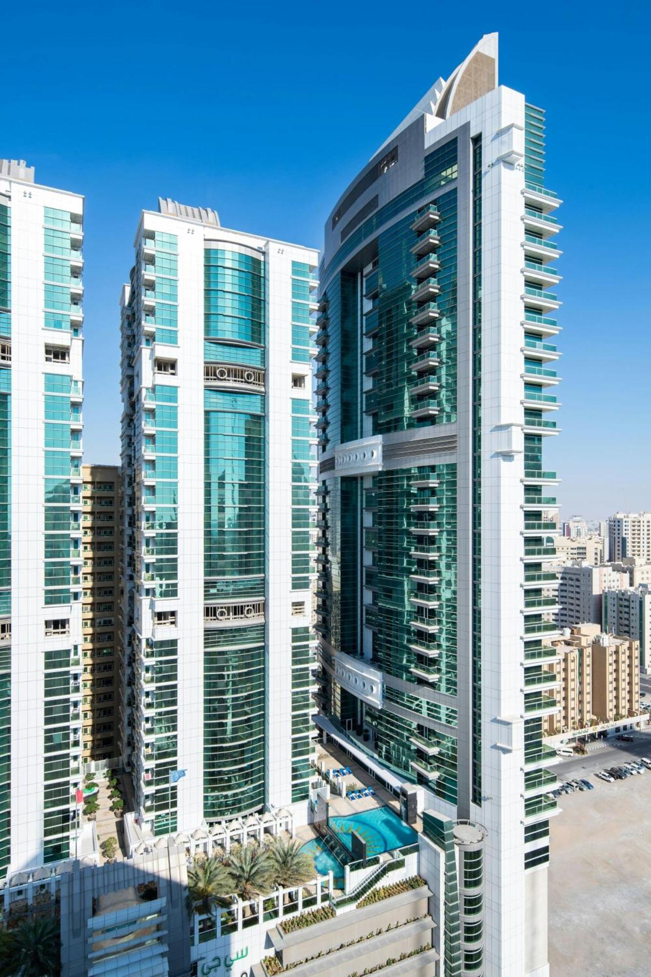 Four Points By Sheraton Sharjah Bagian luar foto